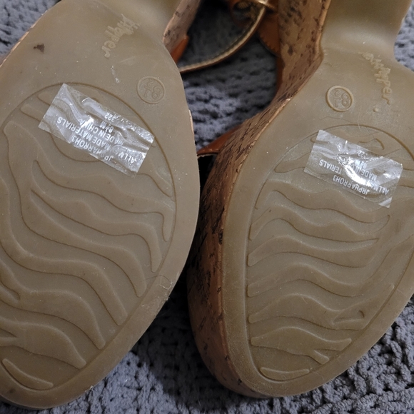 Pink & Pepper tan and brown pump sandals size 8.5 - Picture 11 of 13